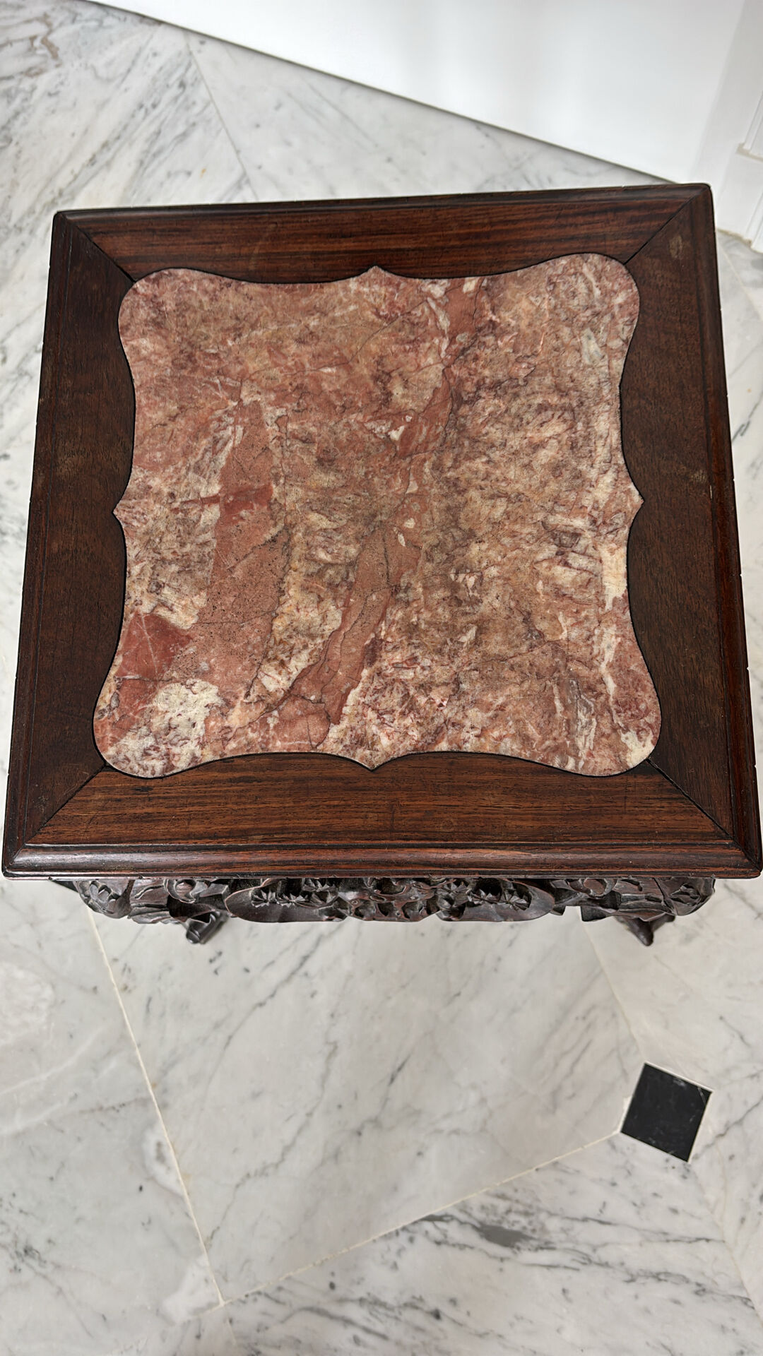 Carved Chinese table + marble – 35x35x50 cm