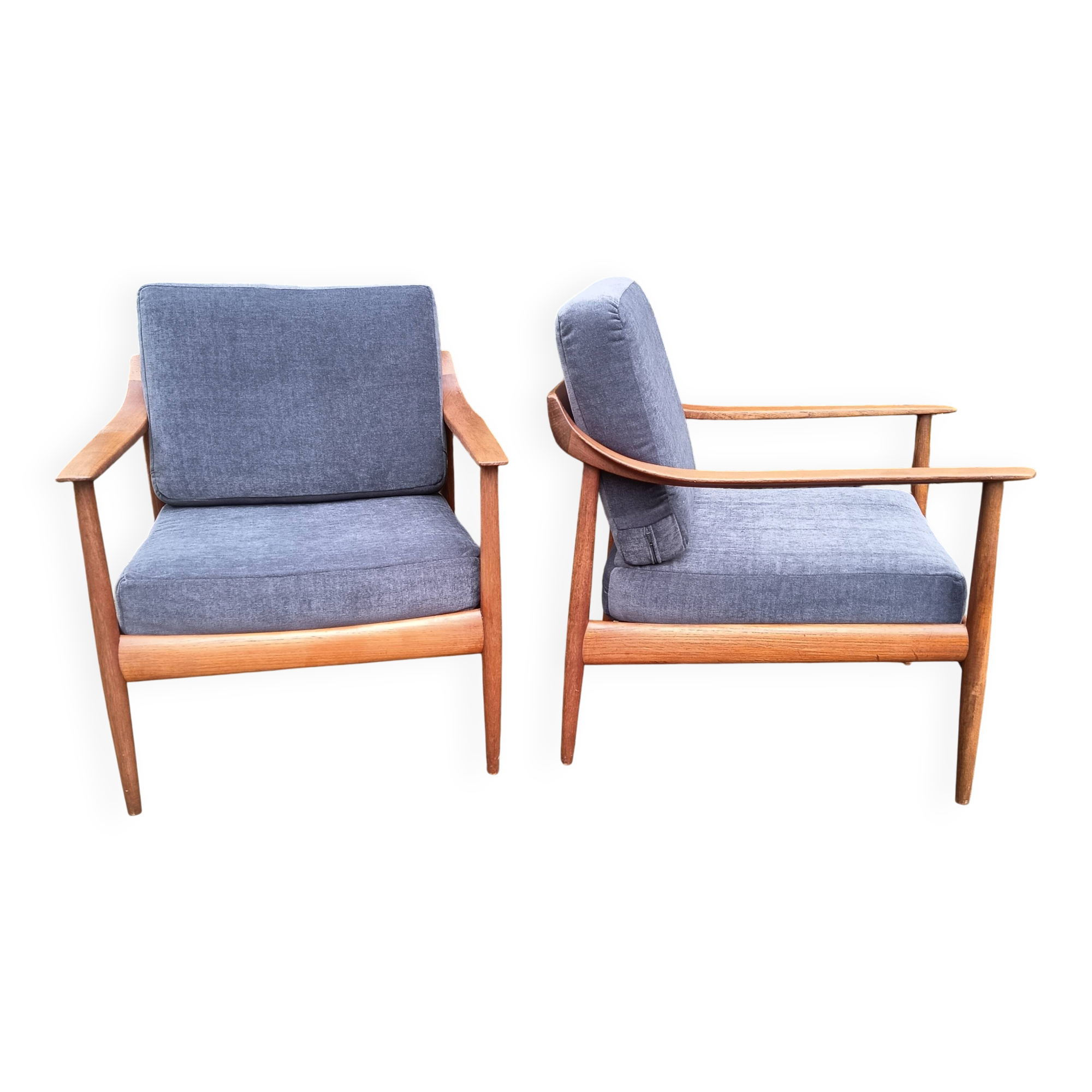 Pair of Knoll Antimott armchairs, 1960