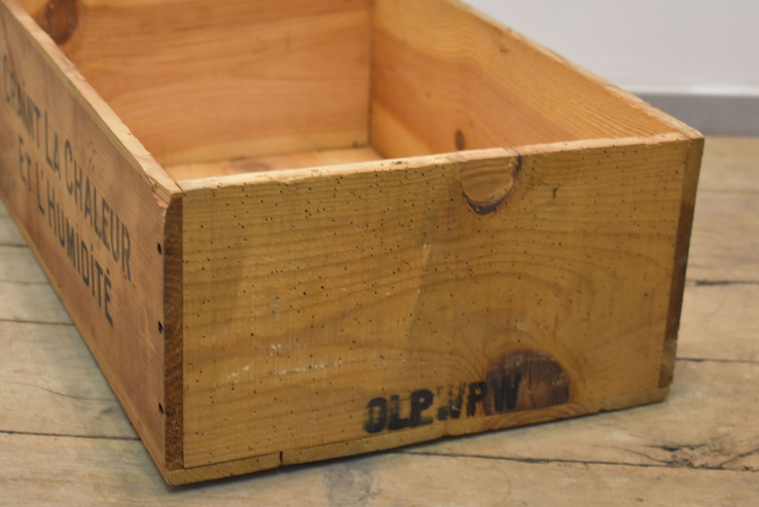 Nestlé case in wood sweetened condensed milk n2