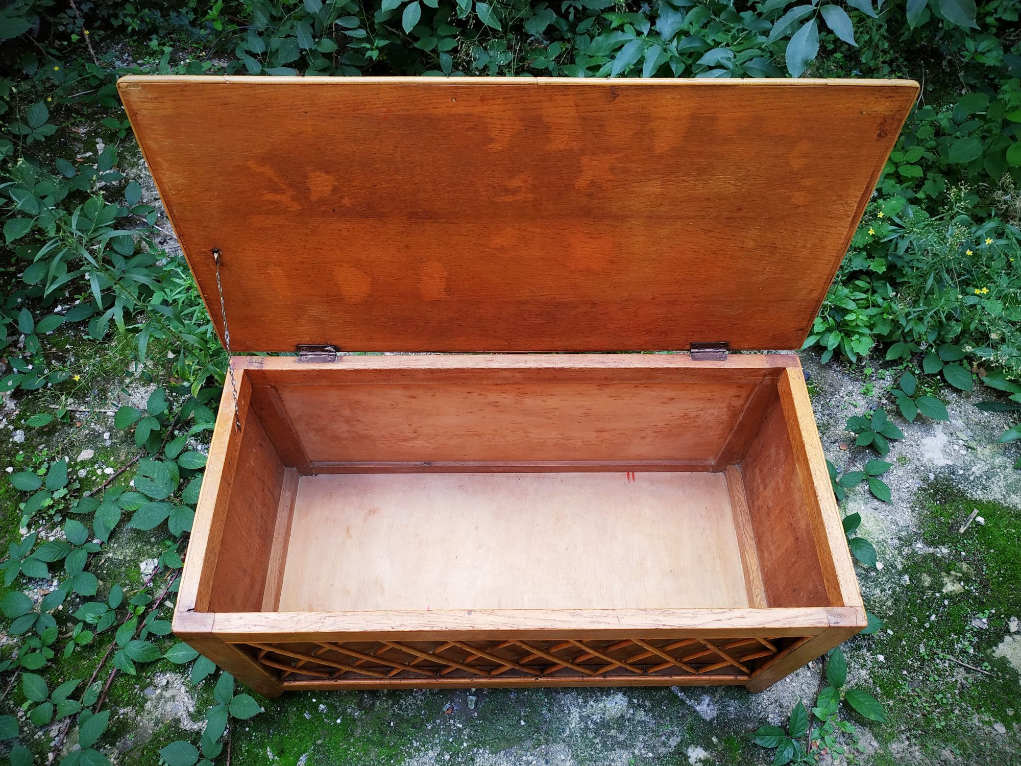Chest in wood and rattan braided 1960's