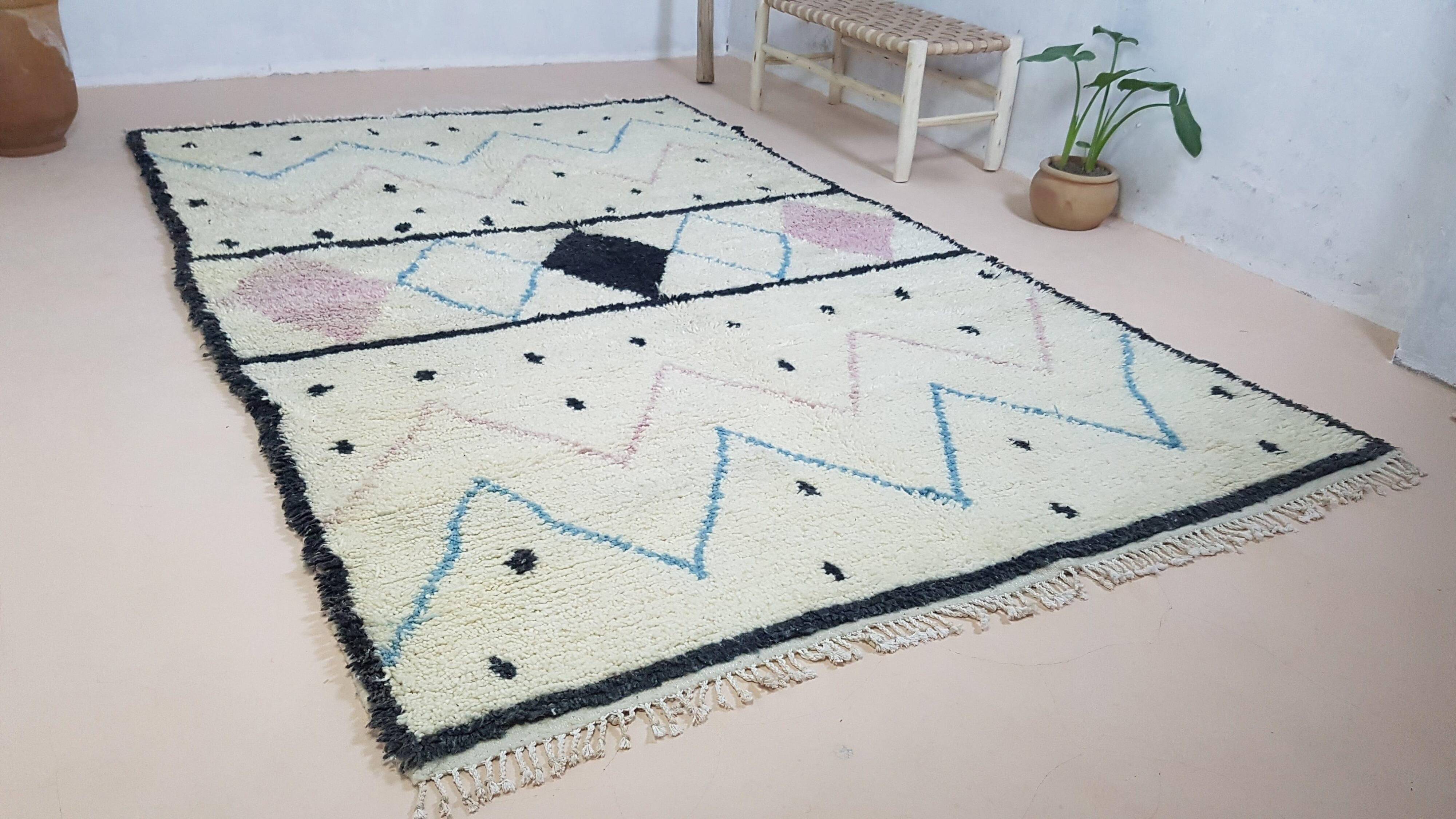 Large Azilal rug, 295 x 190 cm