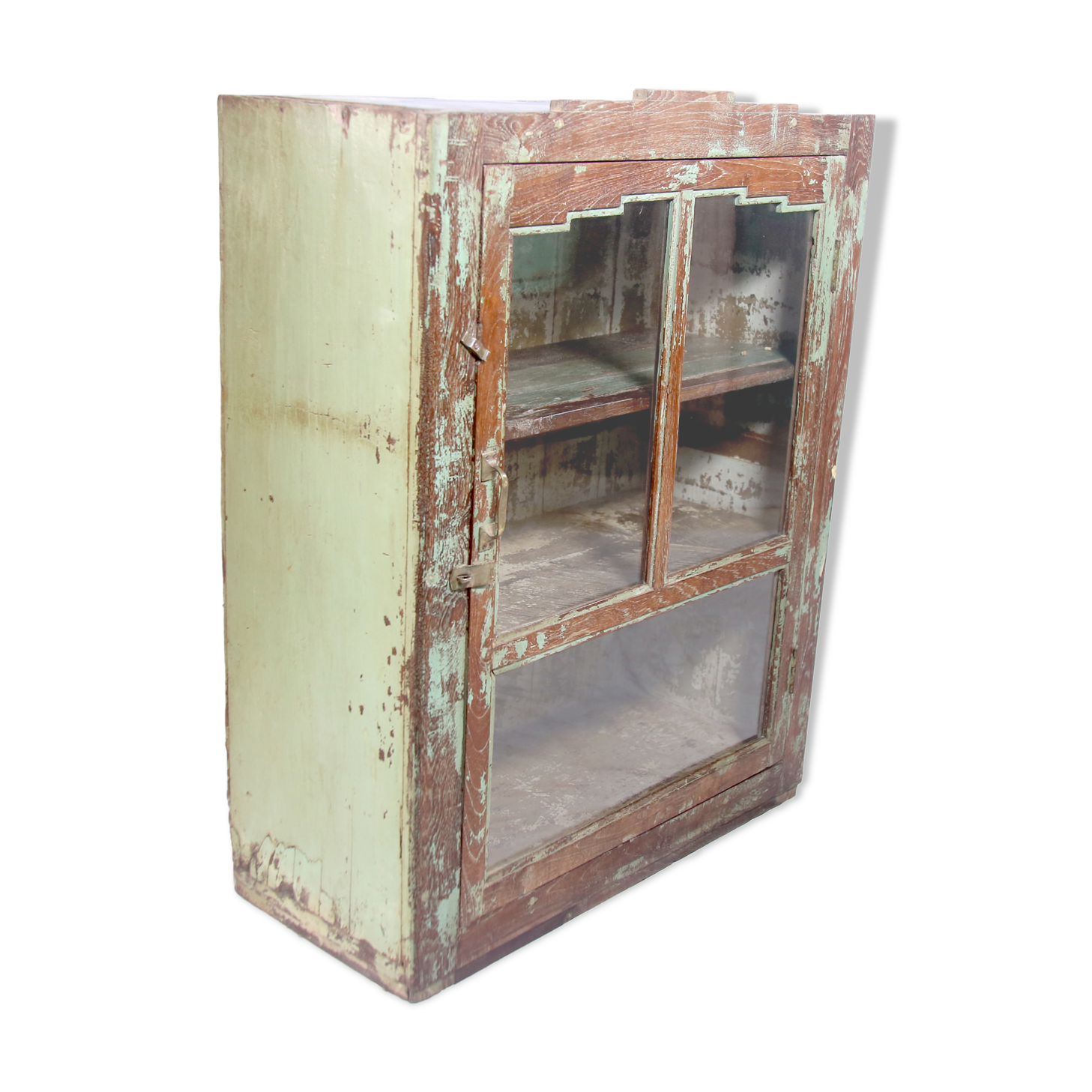Vaisselier vitrine en teck birman ancien