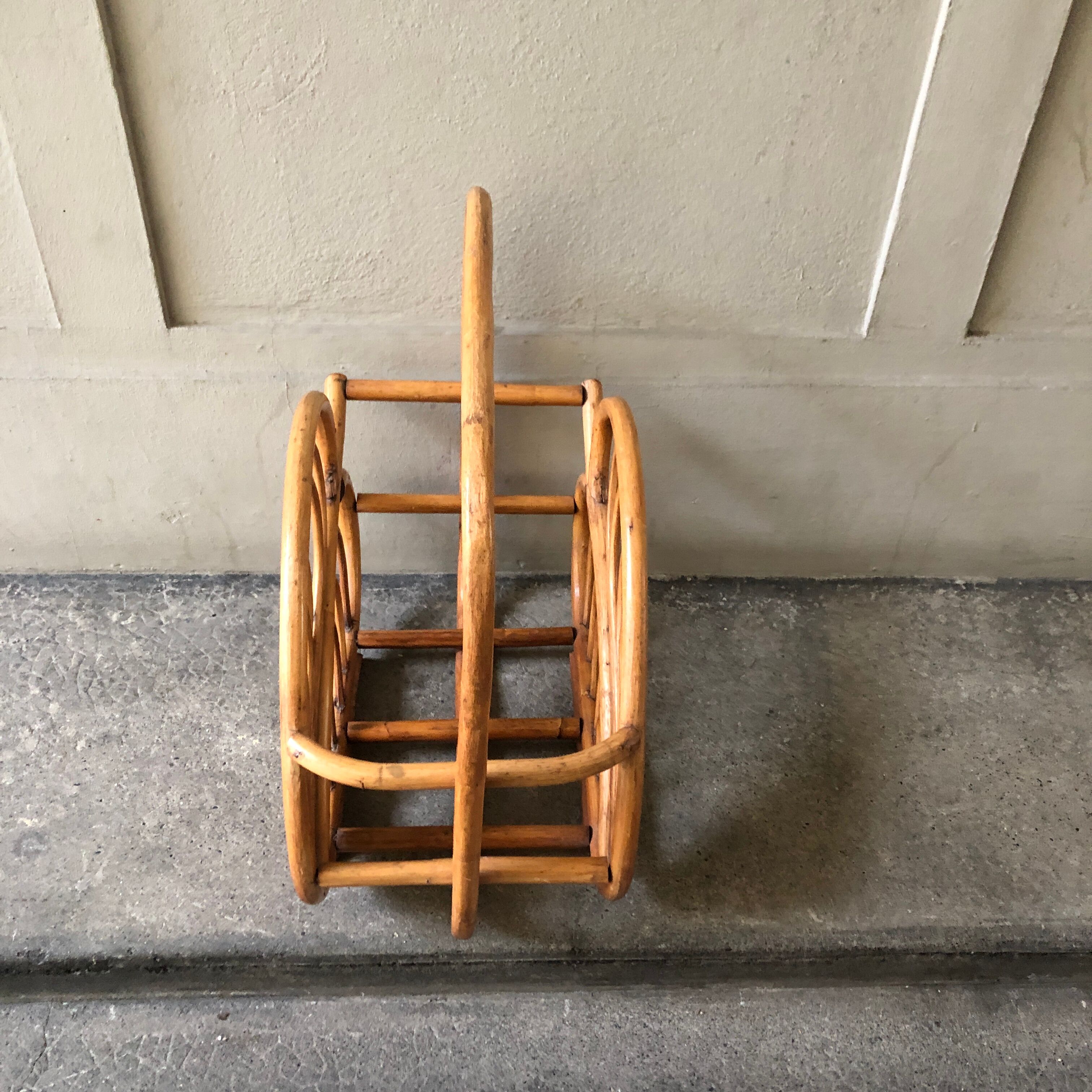 Magazine holder