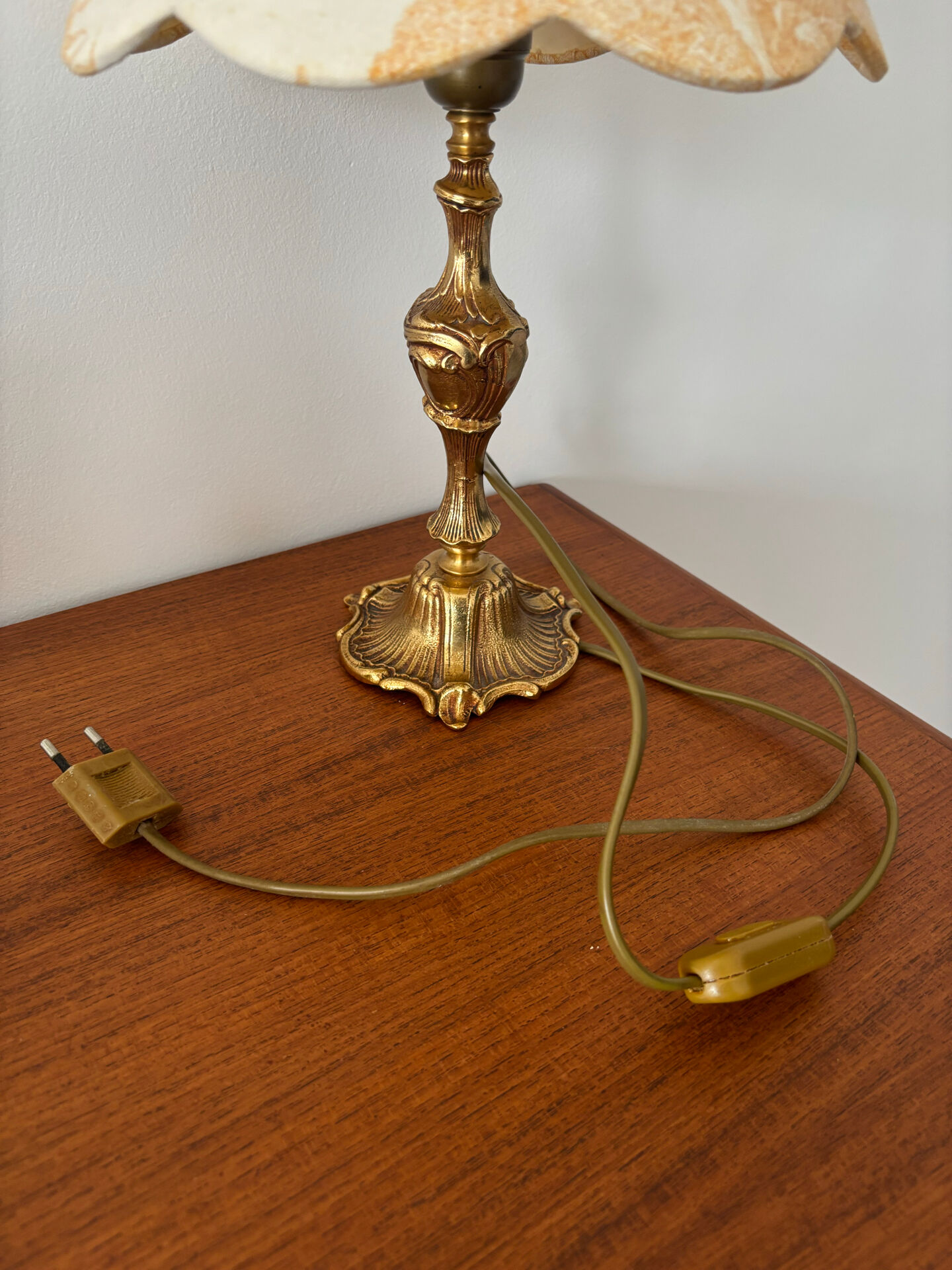 Antique brass lamp - bronze lampshade with toile de Jouy – Vintage lamp