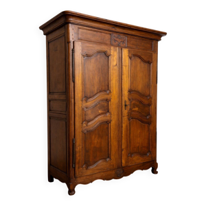Armoire régionale d’époque