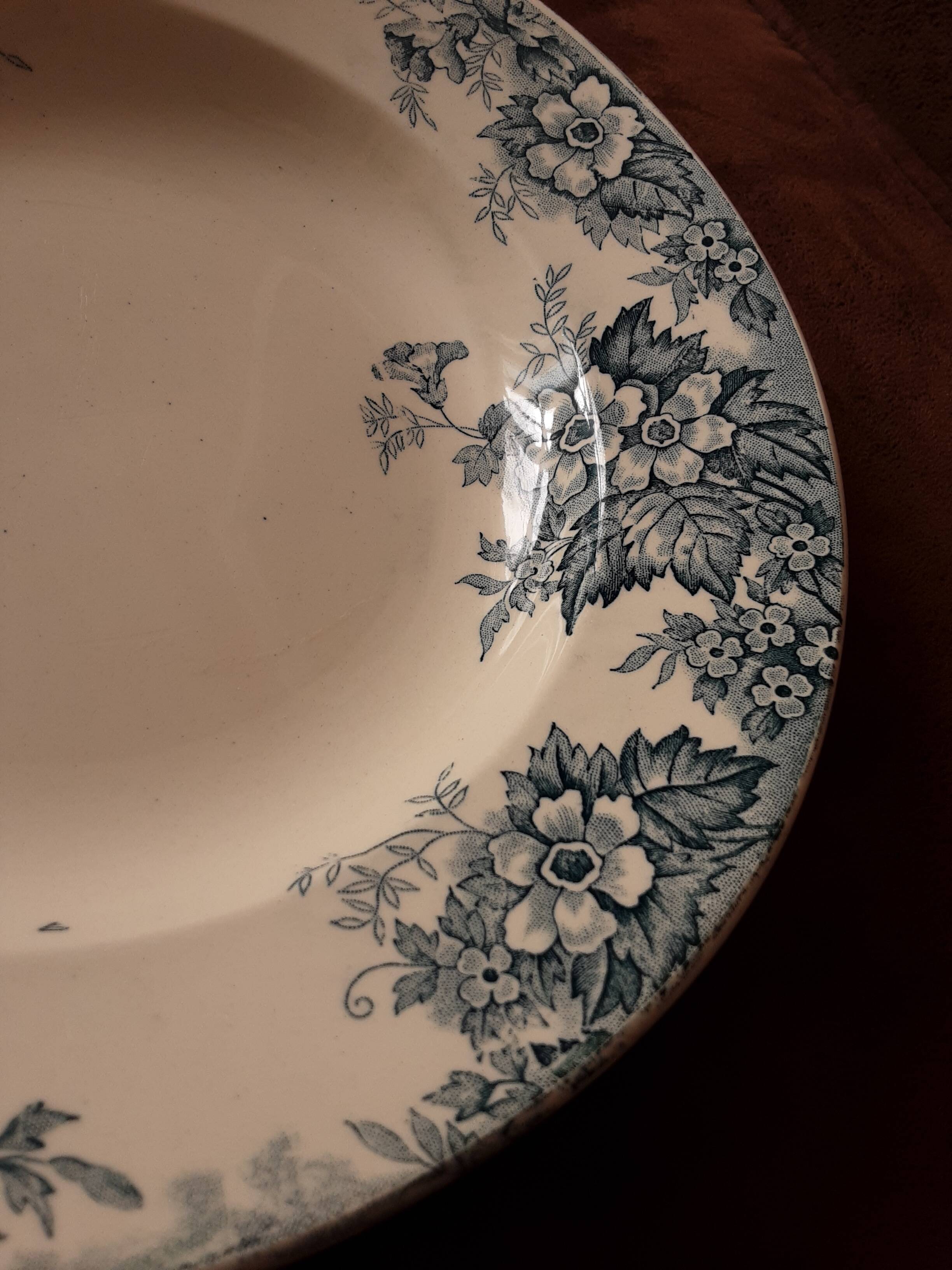 Set of 2 Moulin des loups Matrie Louise soup plates