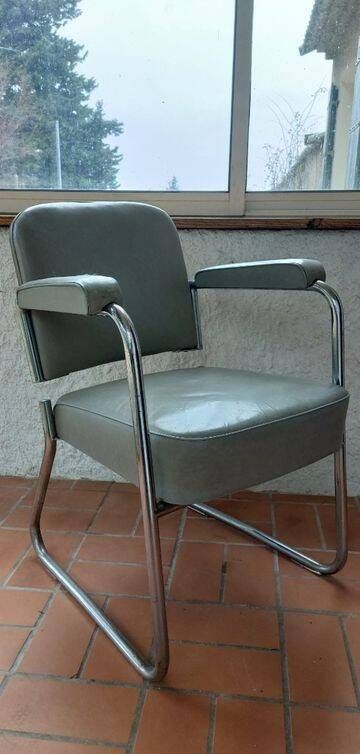 Roneo Pullman armchair