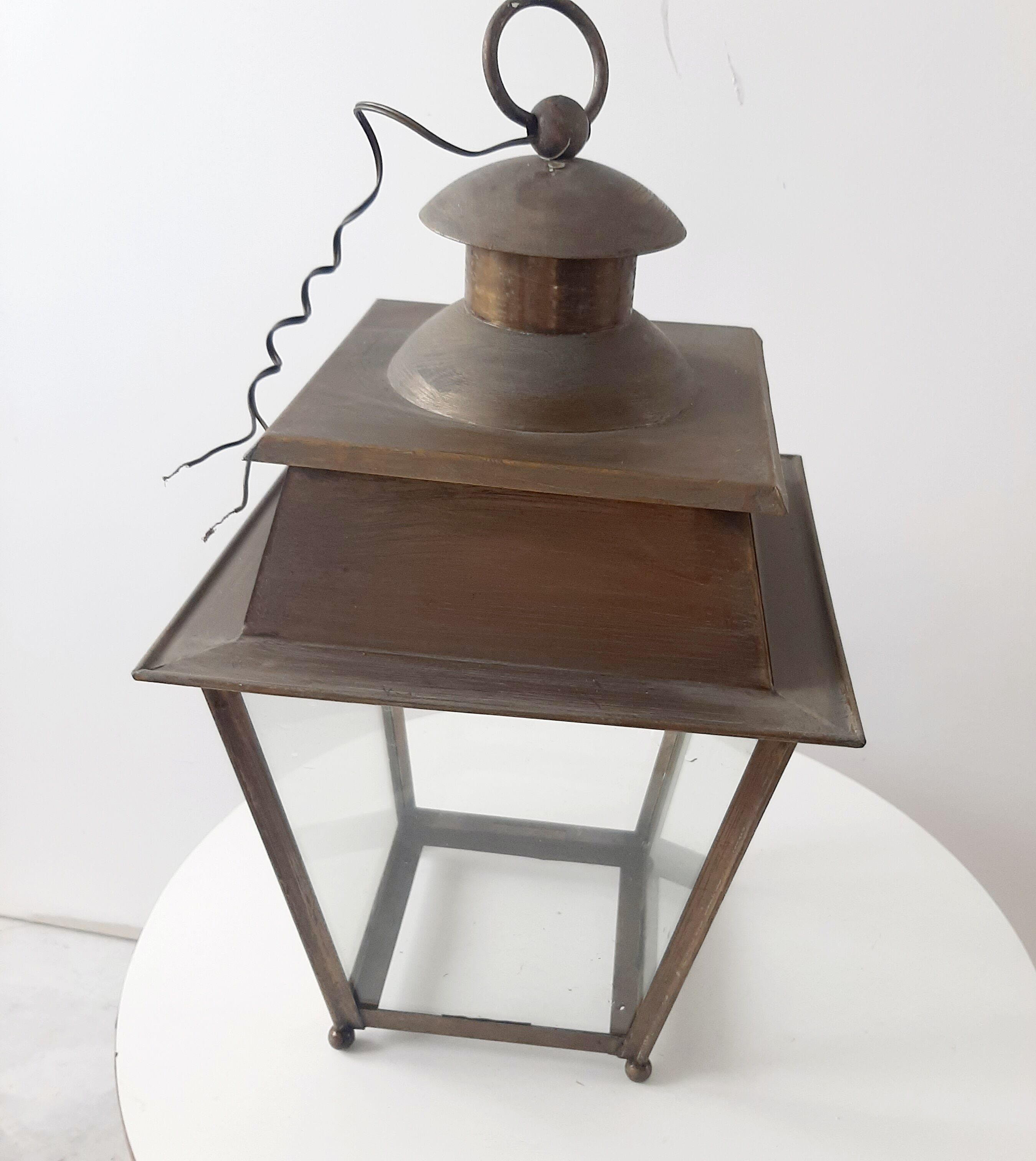 Brass lantern suspension