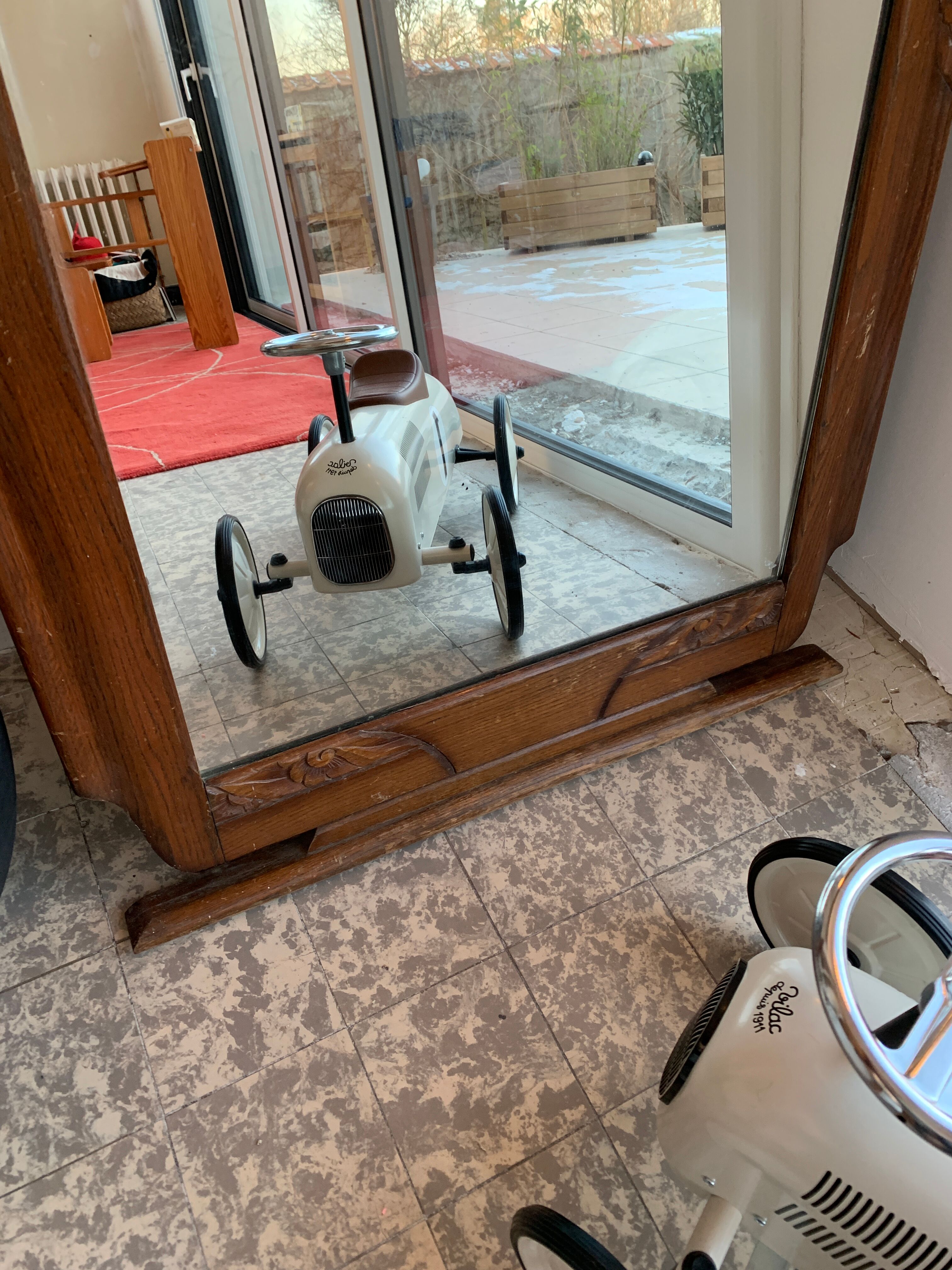 Bevelled mirror 76x103cm