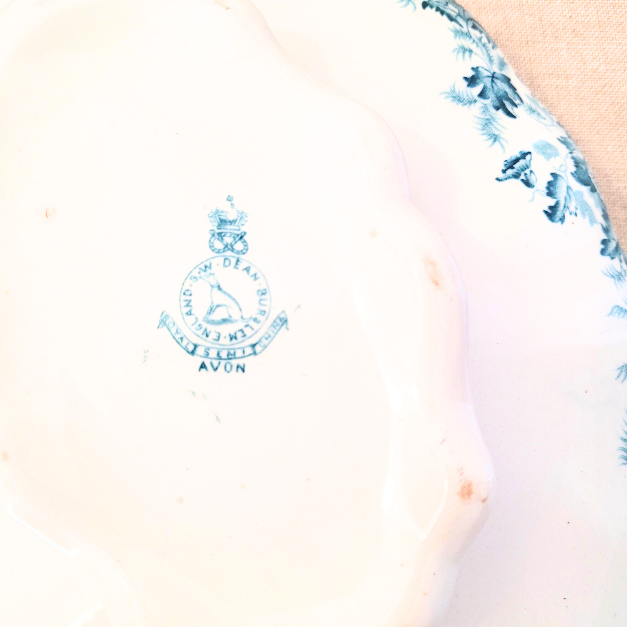 Small English semi-China green porcelain dish, SW Dean Avon pattern