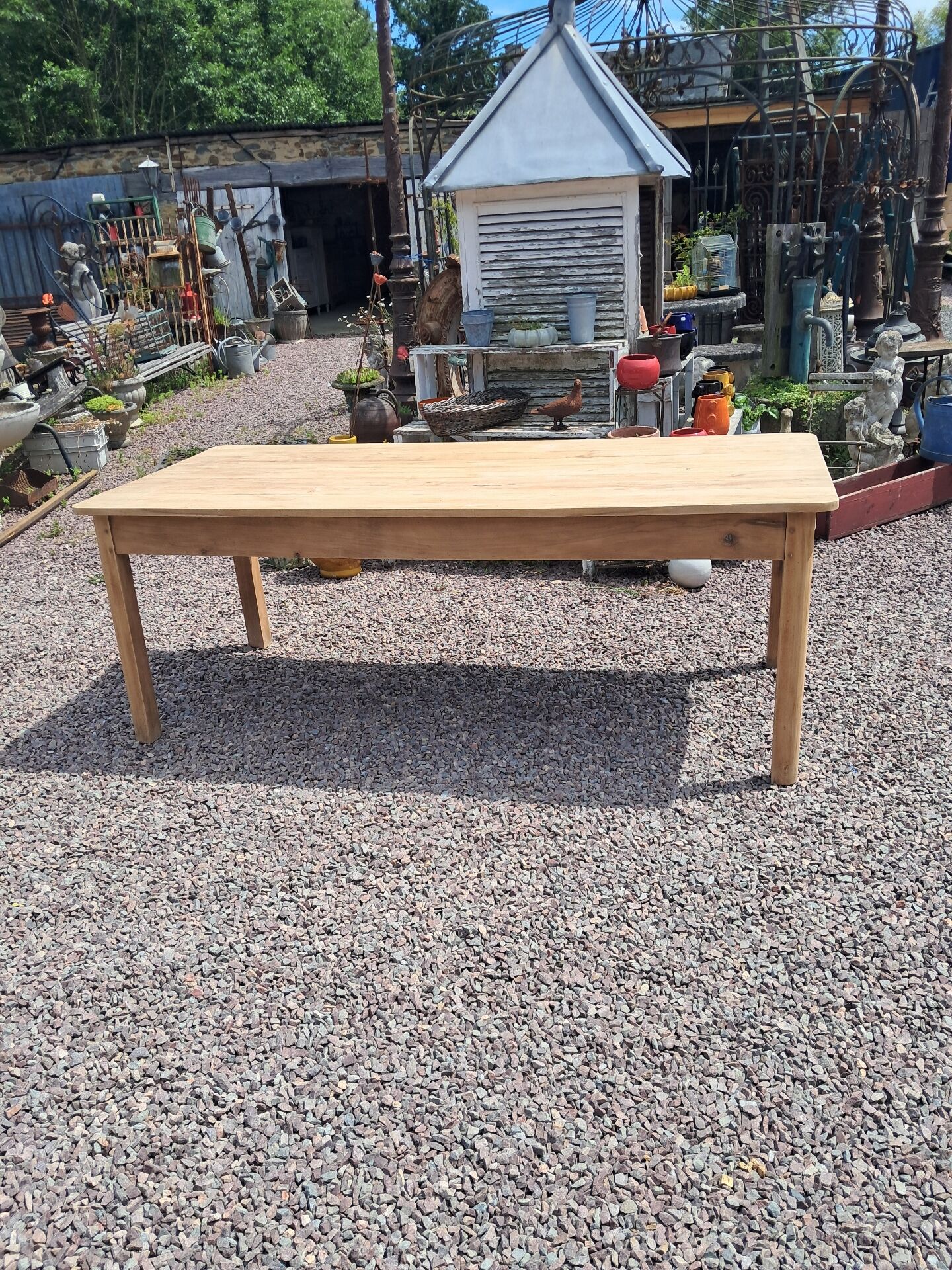 Farm table