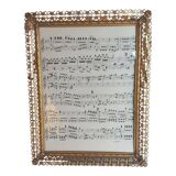 Chiseled gold pose photo frame