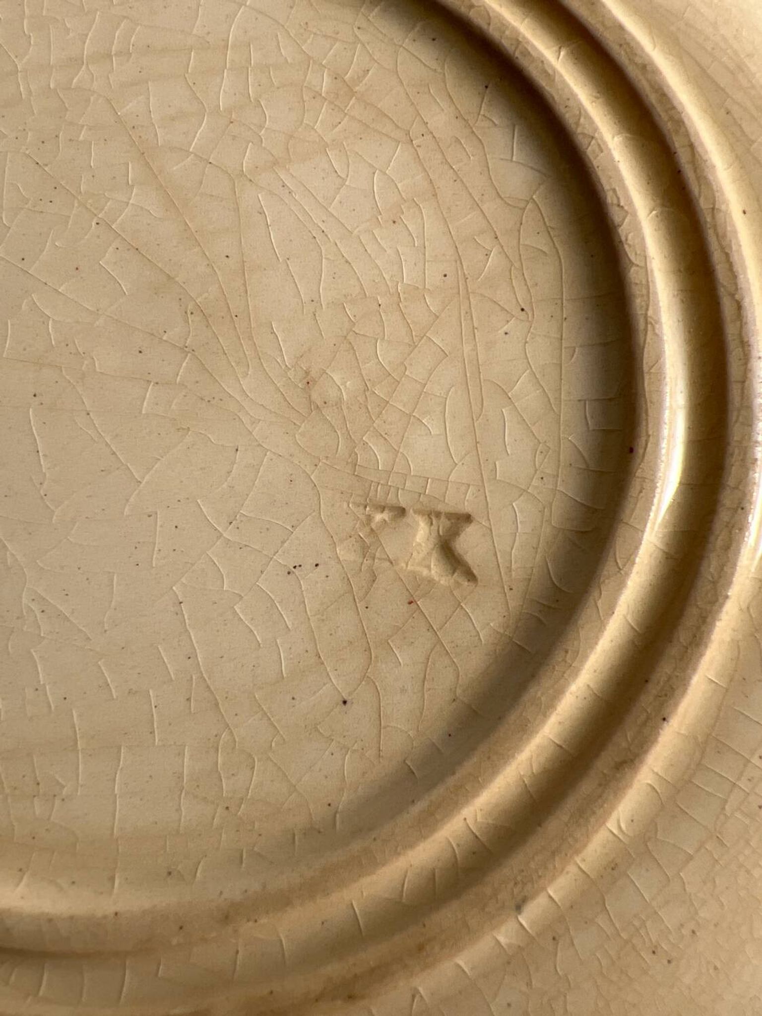 Assiette creuse terre de fer gien capusine 1862