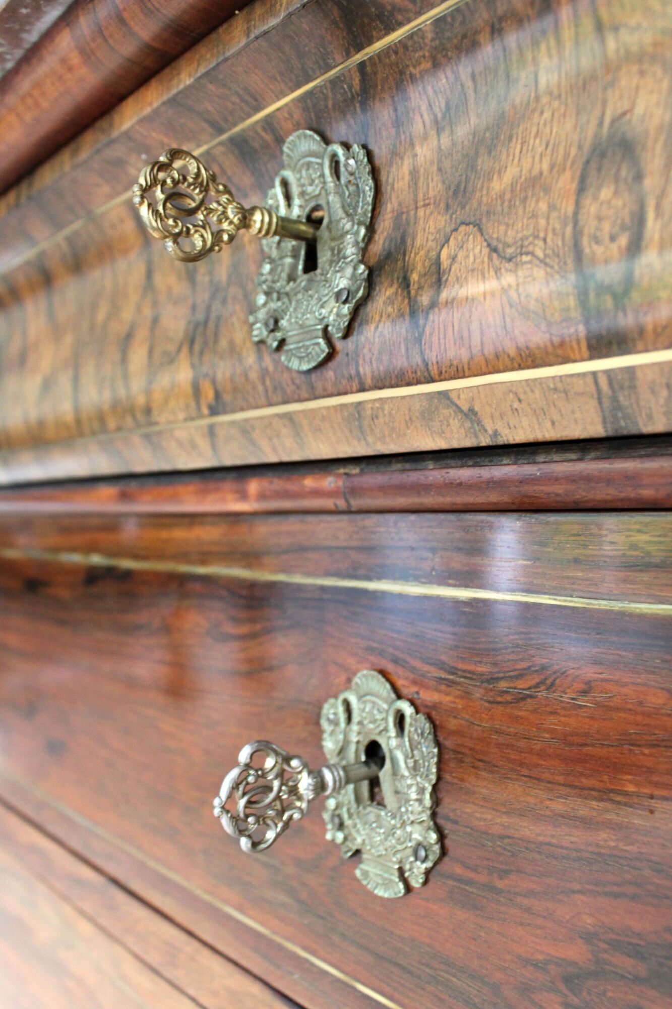 Parisian chest of drawers in mahogany, Charles X style, nineteenth.
