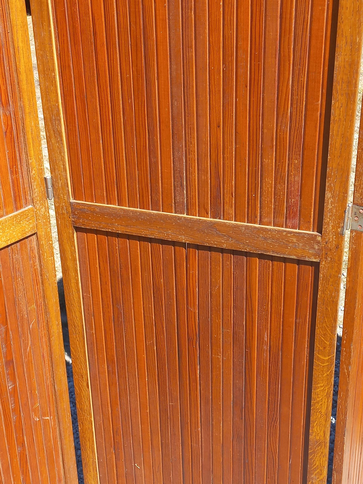 1930s bistro screen with slats