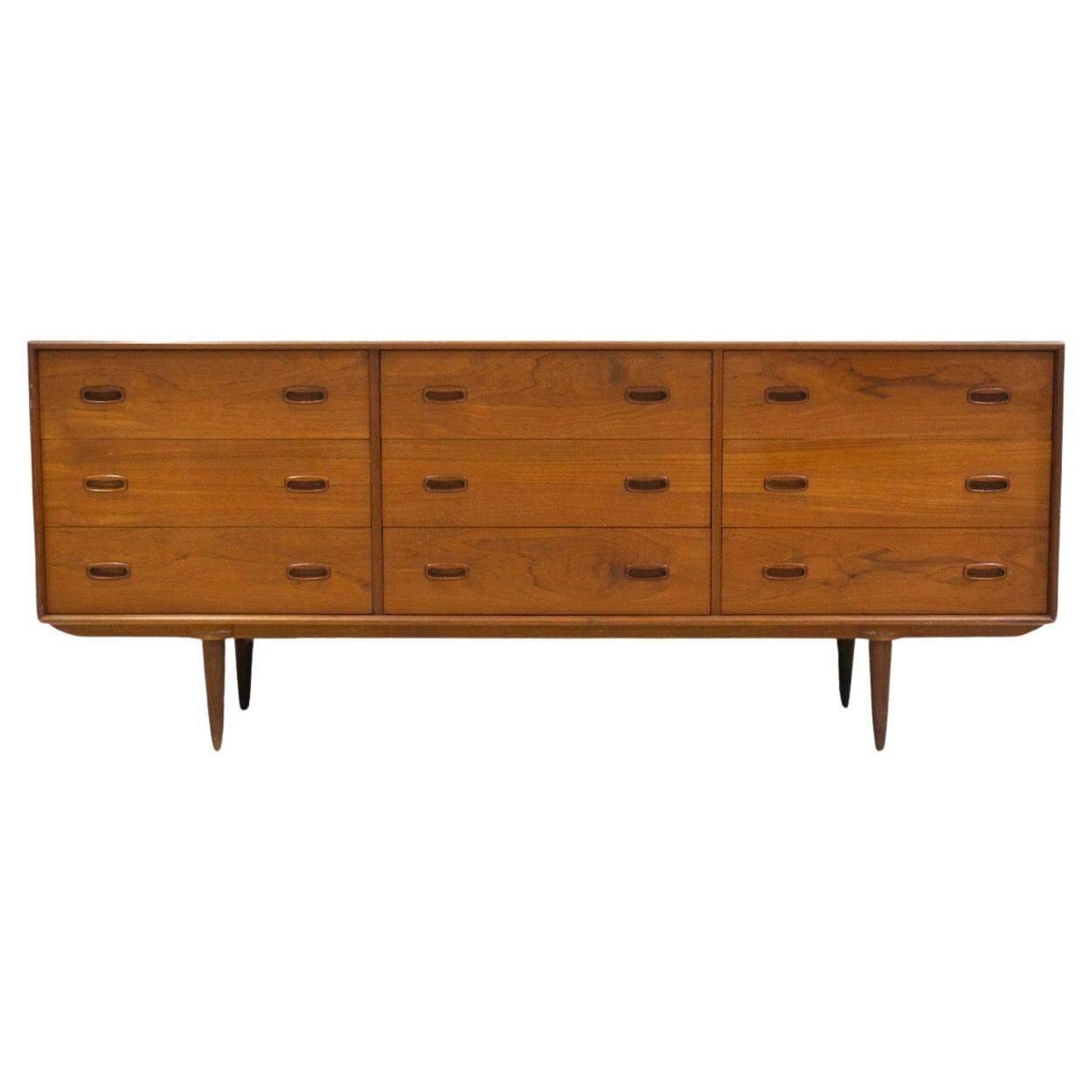 Enfilade scandinave moderne en teck avec tiroirs