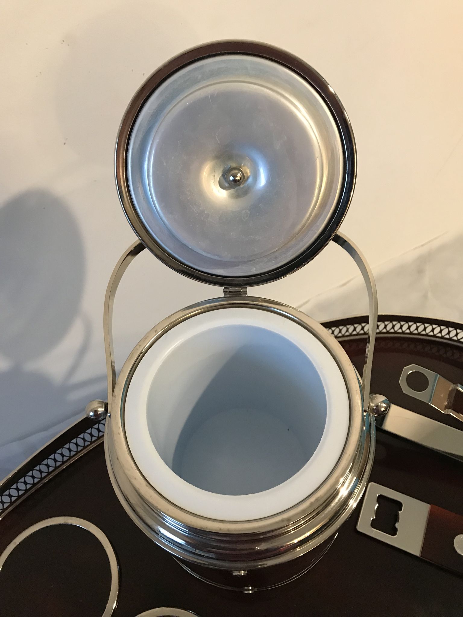 Service tray of silver metal, wood and fake tortoiseshells 1970