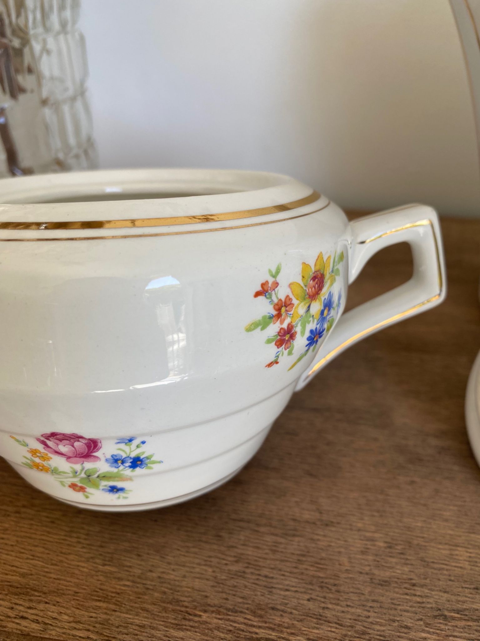 Cafetière et sucrier en porcelaine