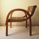 Chaise moderniste en bois