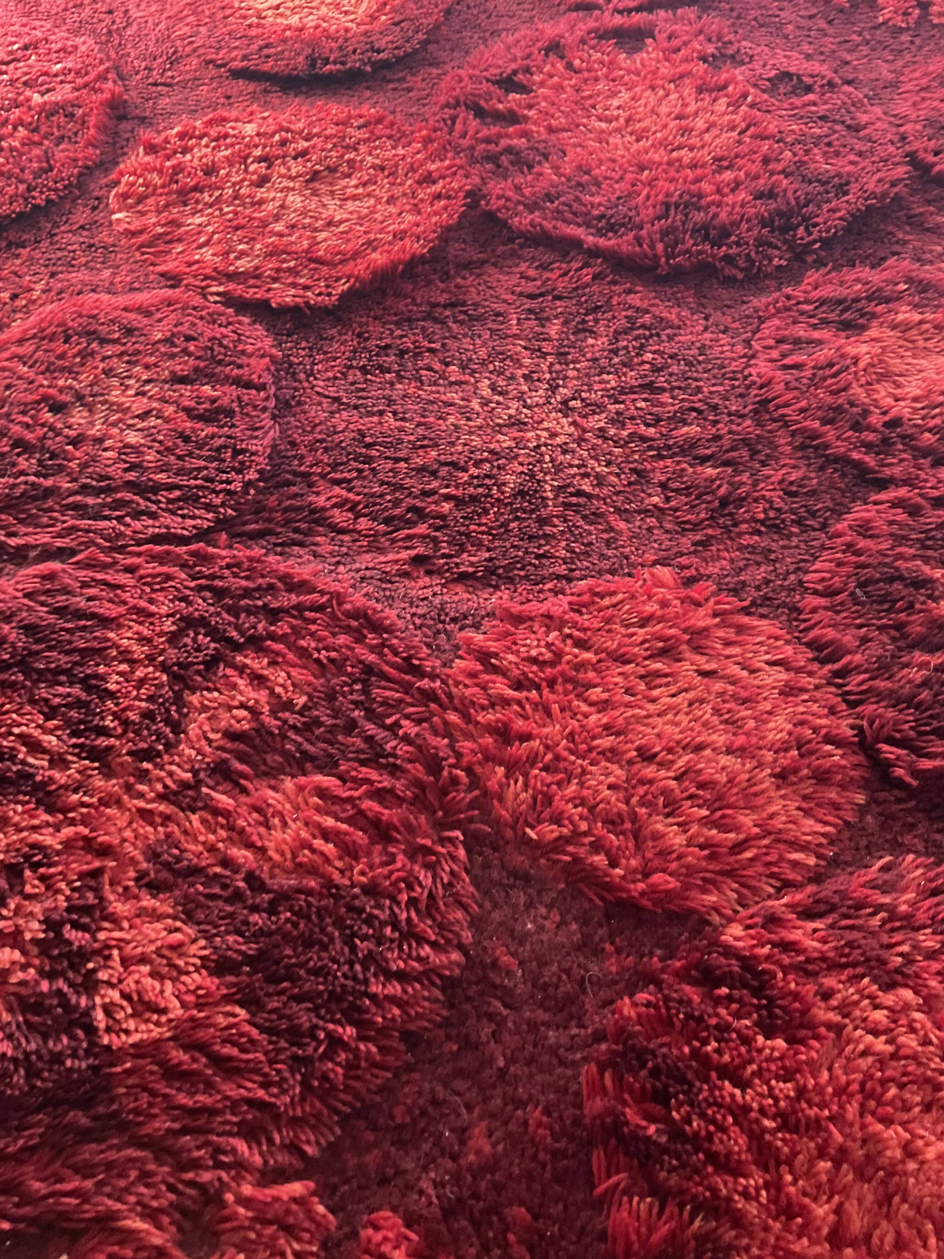 Round carpet 200cm from the 70s