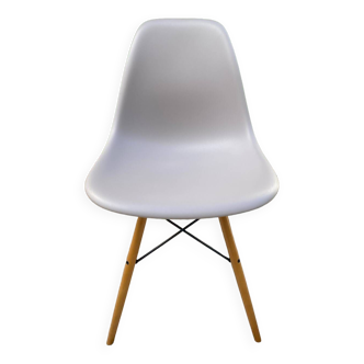 Chaises Eames DSW Vitra