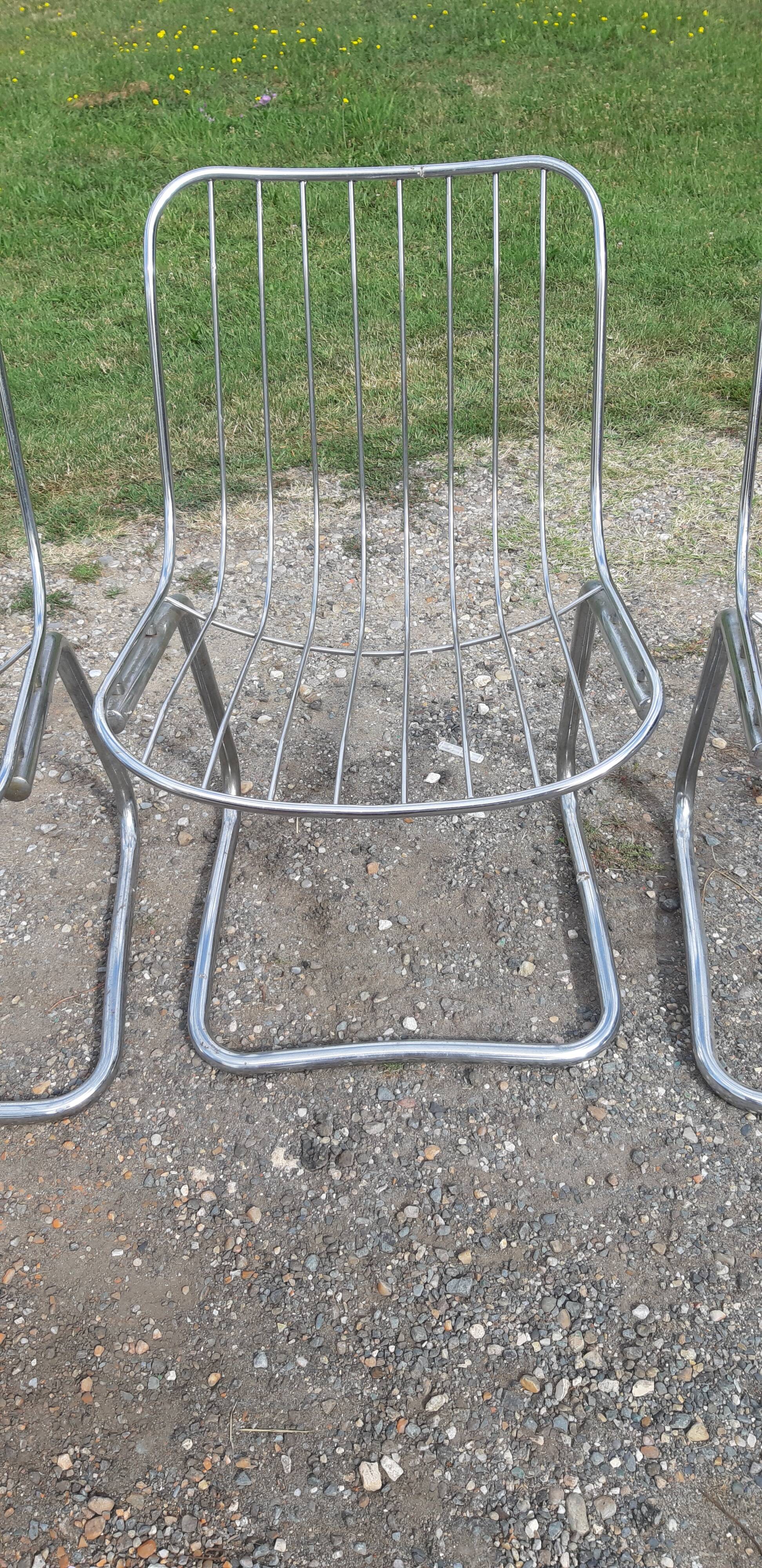 6 vintage Italian chairs from the 70s