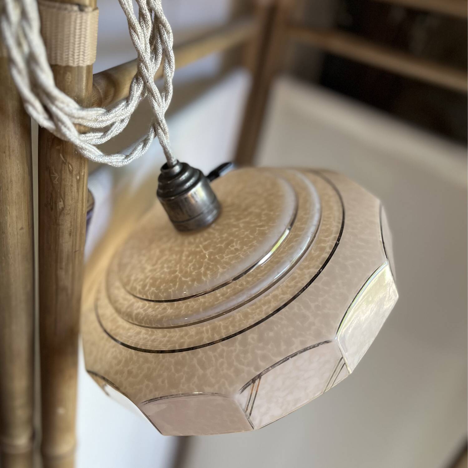 Clichy glass pendant and its socket with a knob