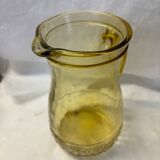 Carafe en verre ambré