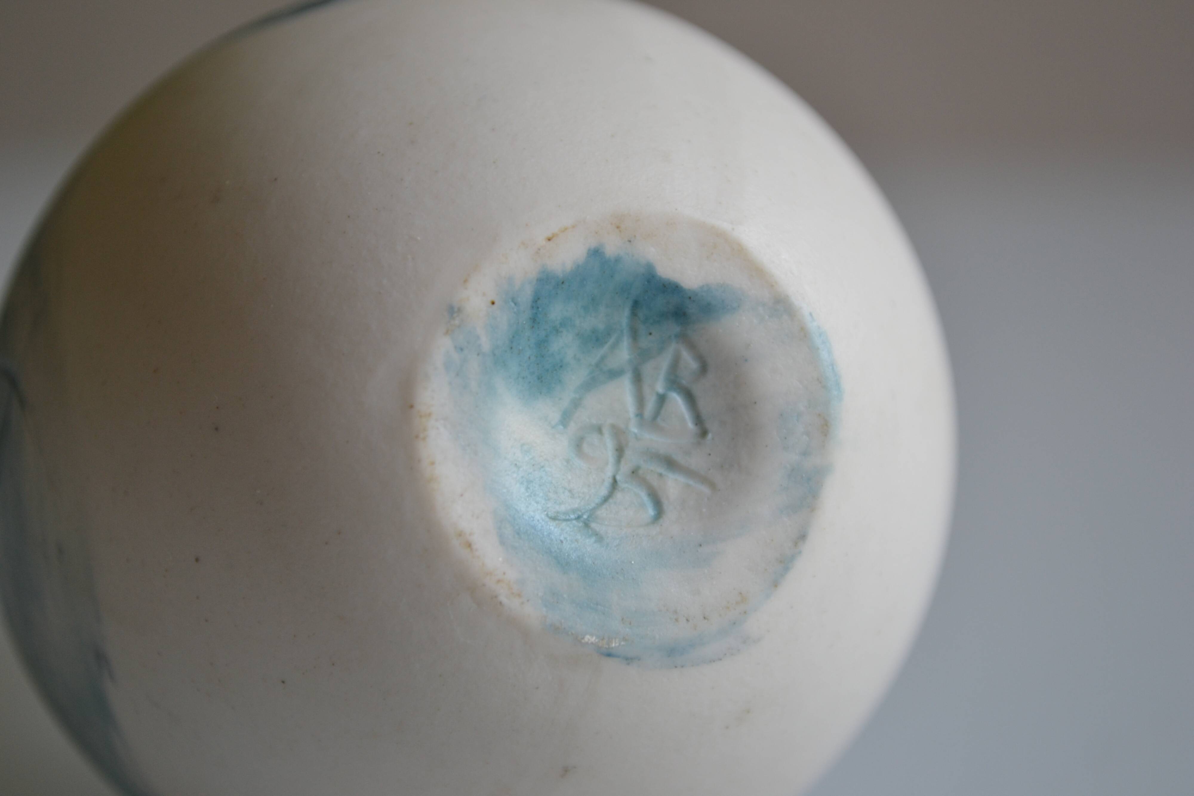 Porcelain vase with fish decoration