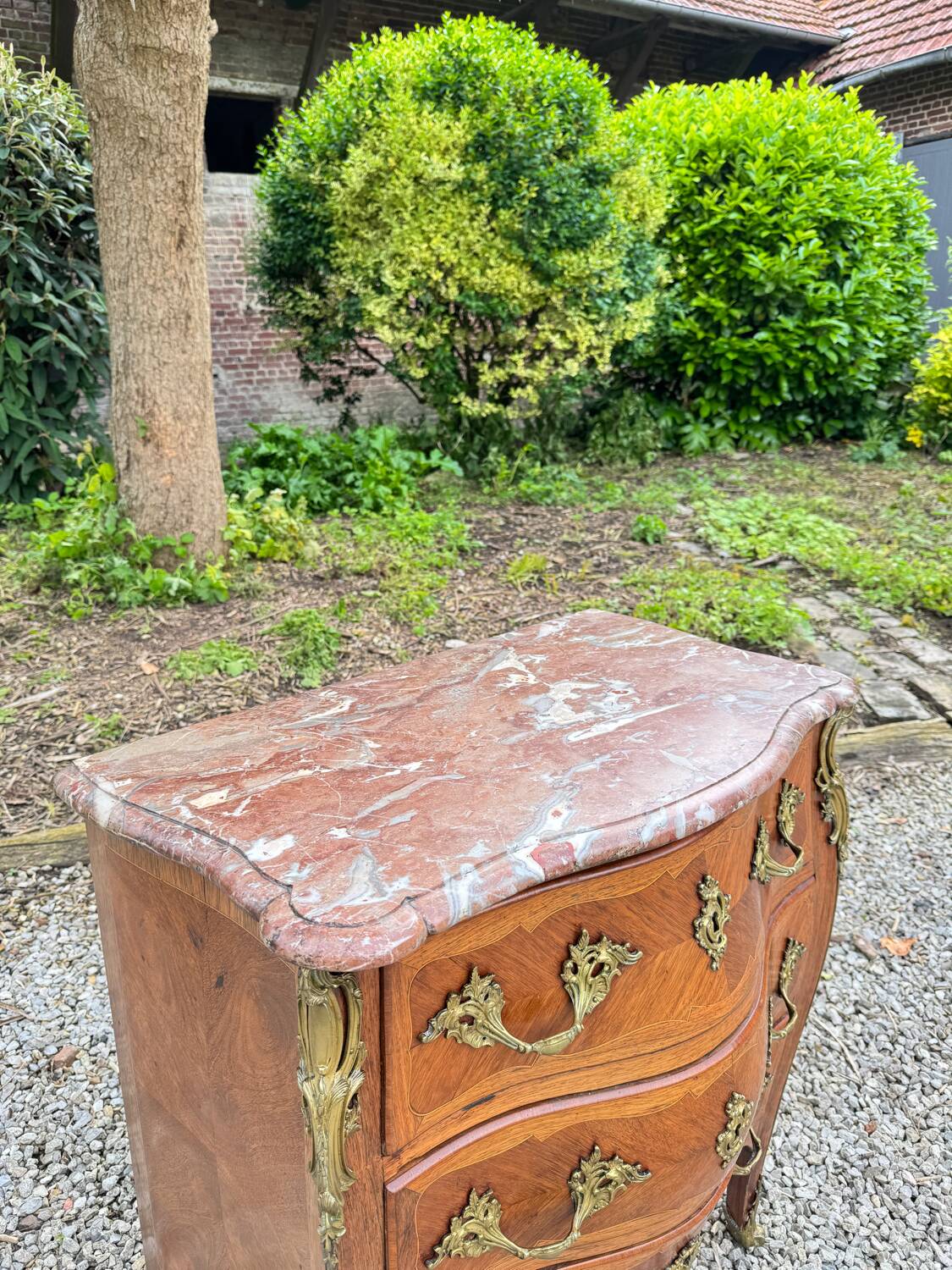 Curved chest of drawers in Louis XV style marquetry, 19th century