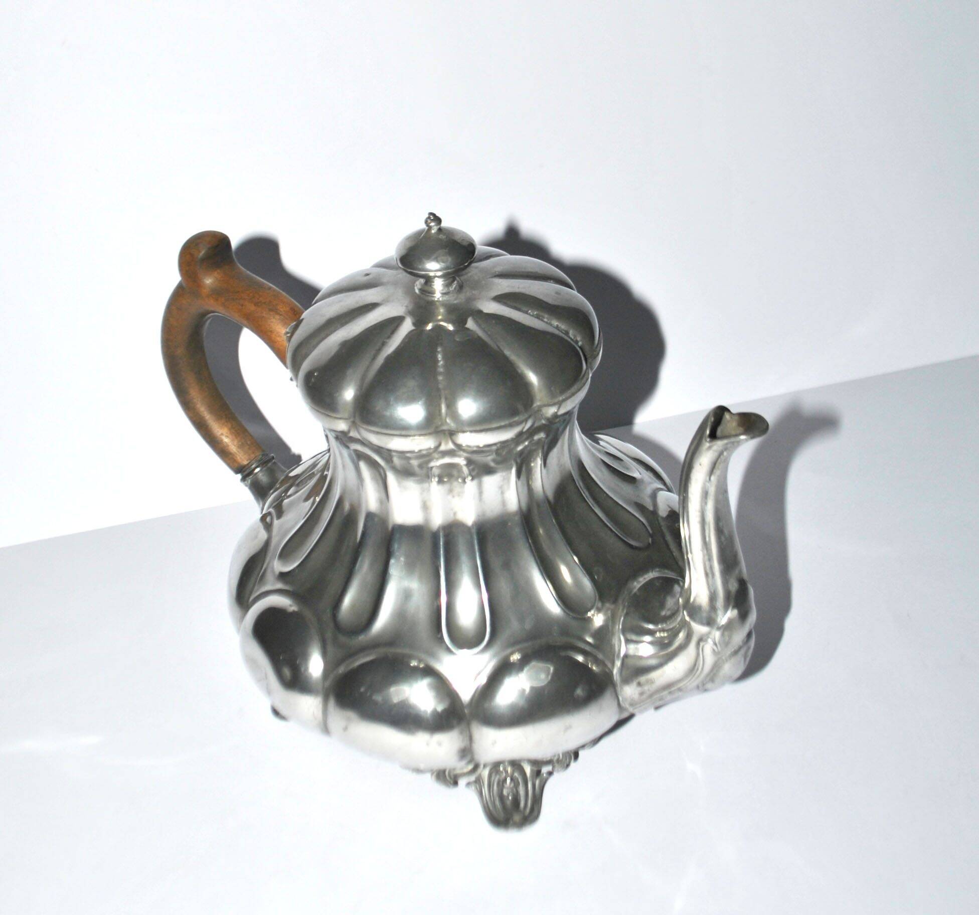English pewter teapot Sheffield goldsmith Shaw & Fischer 1900