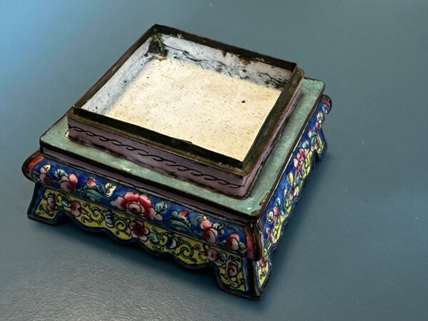 Jardinière en cuivre émaillé décor floral polychrome - Canton 18e s.