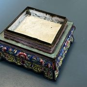 Enamelled copper jardinière with polychrome floral decoration - Canton 18th century.