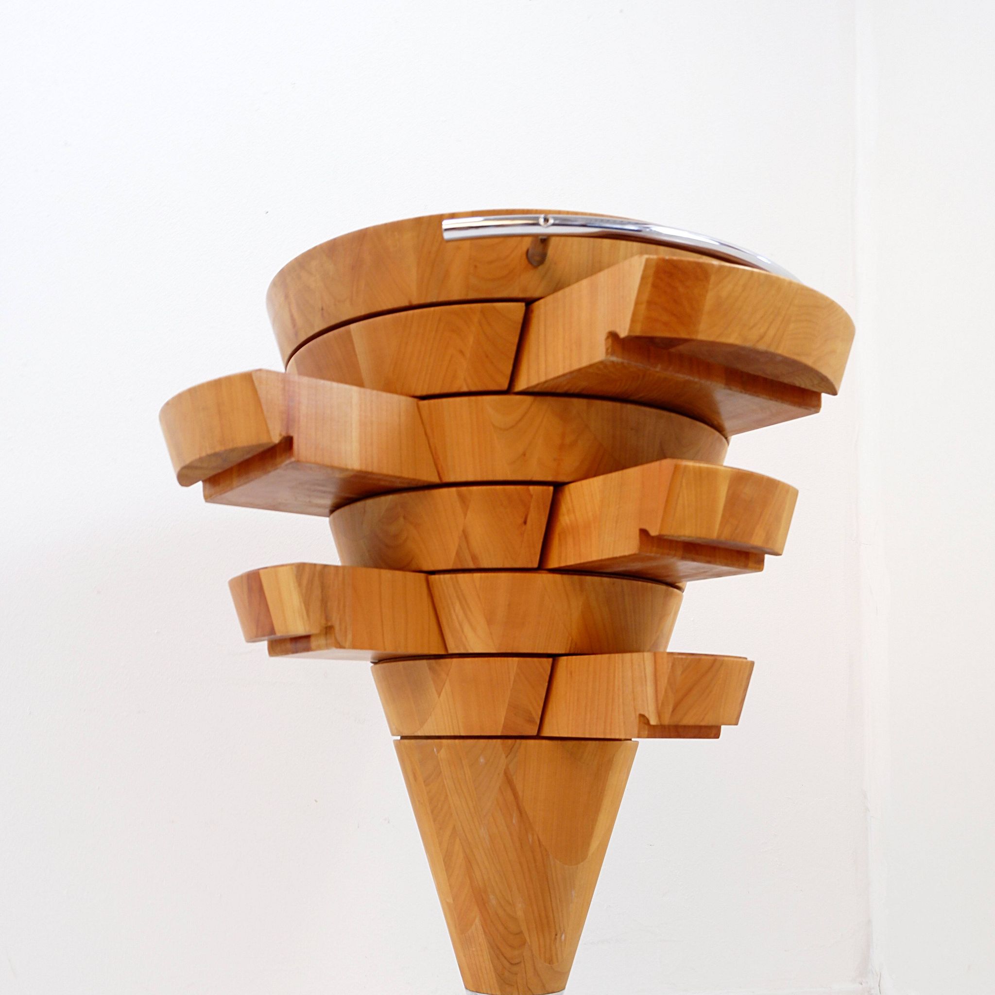 Cone-shaped kitchen unit with drawers