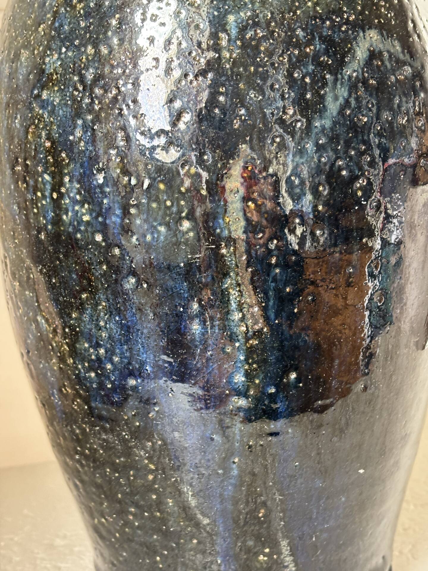 Vase en grès signé Delahaye 
