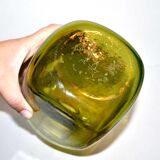 Vase moderniste du verrier claude morin dieulefit en verre soufflé vert - forme libre design 1960