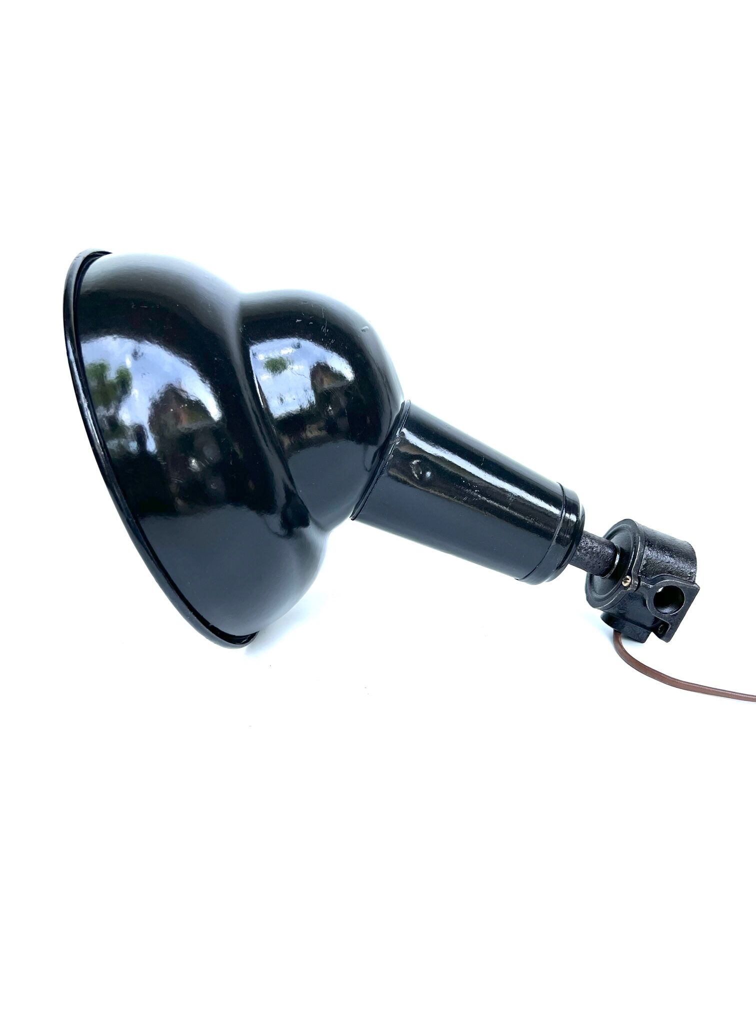 BLACK ENAMELLED TOLE WALL LAMP 1940 LEGRAND Ø 25 CM