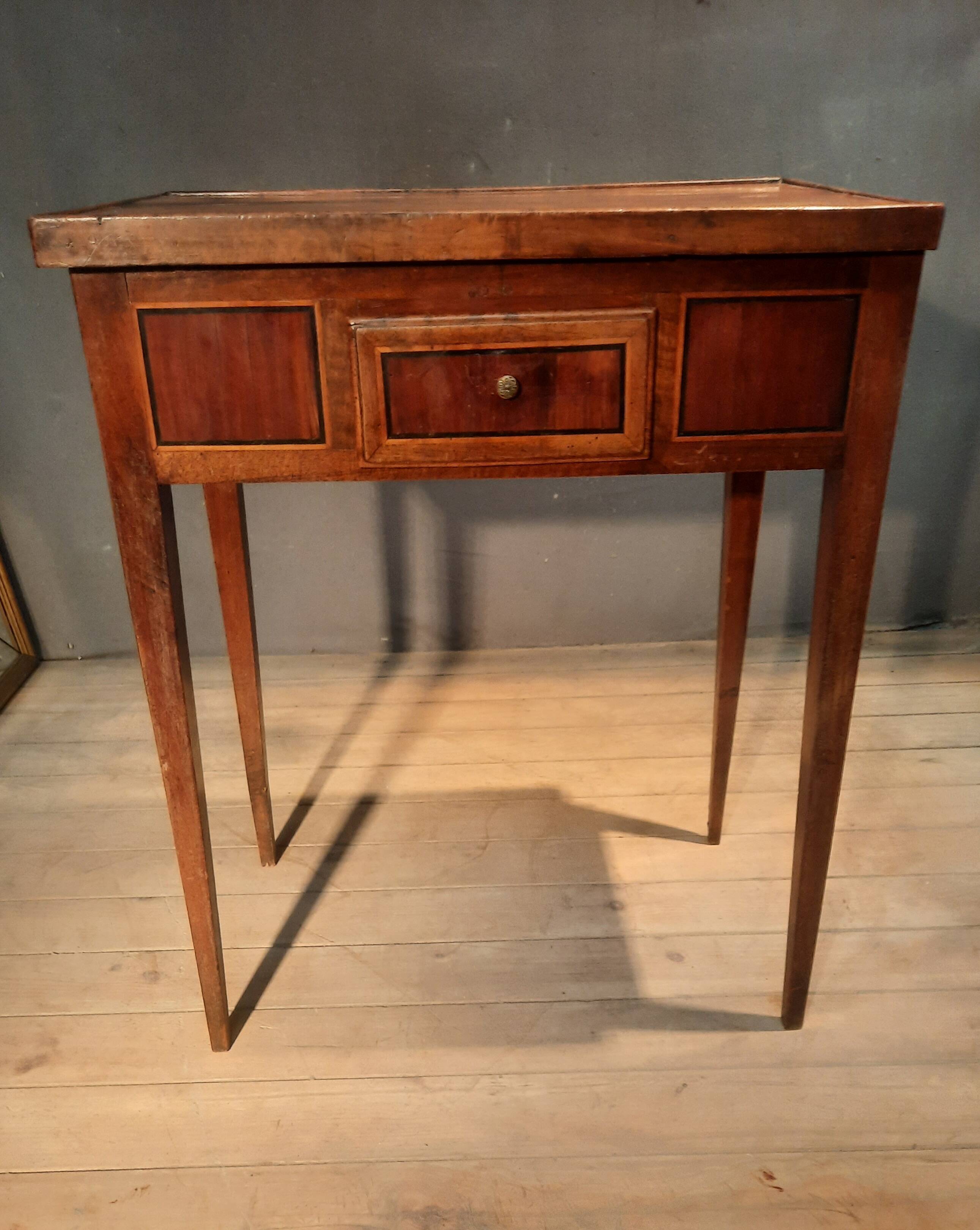 Dressing table from the eighteenth century