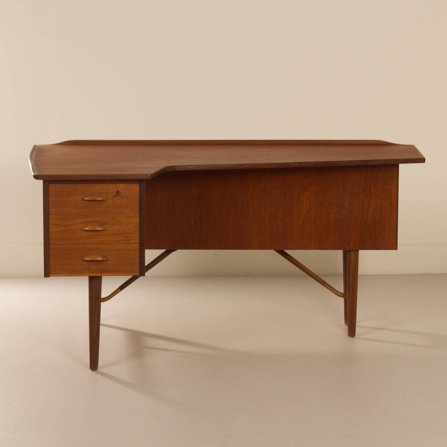 Boomerang desk by Peter Løvig Nielsen for Hedensted mobelfabrik, 1960s