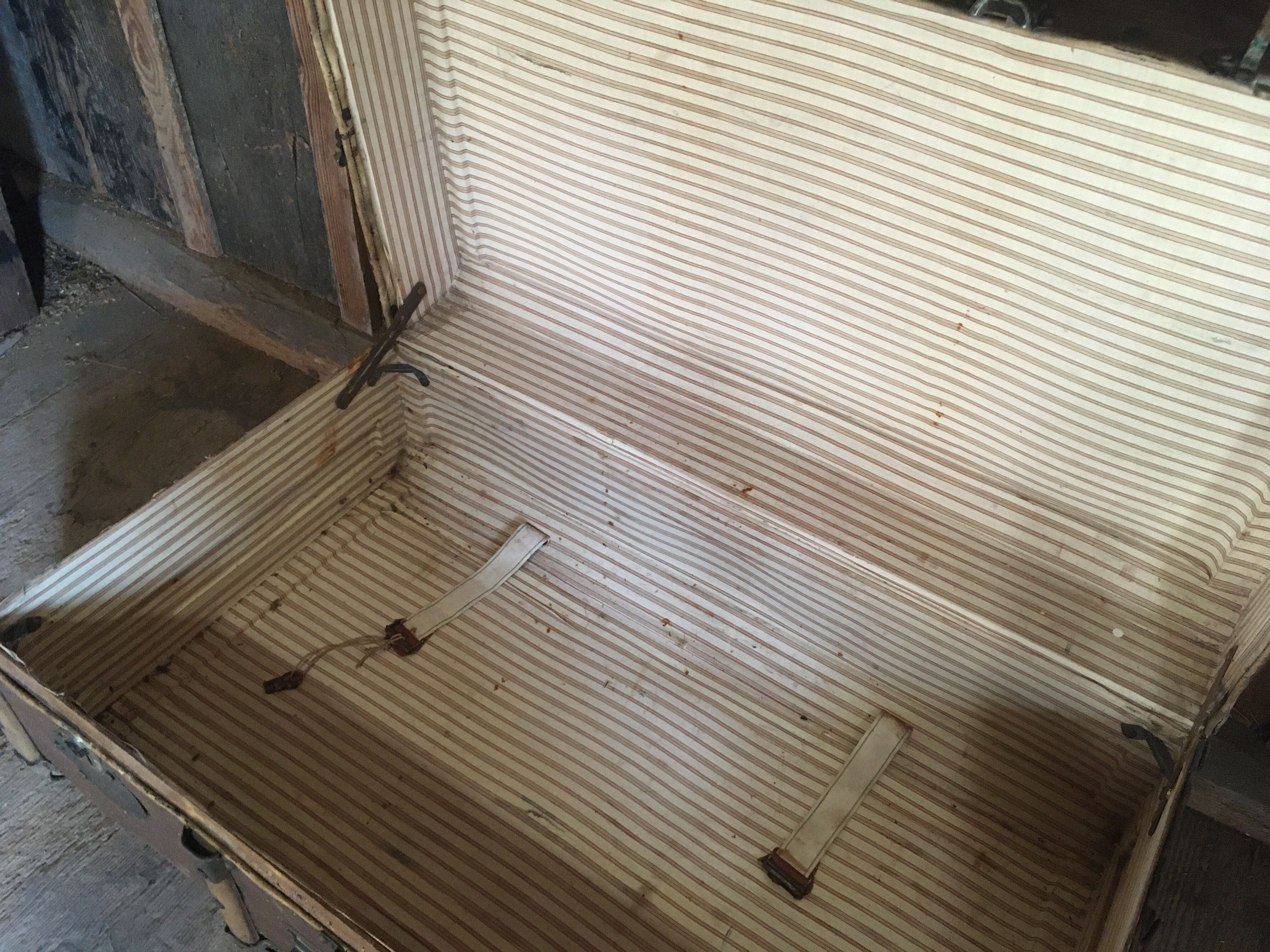 Vintage travel trunk 30