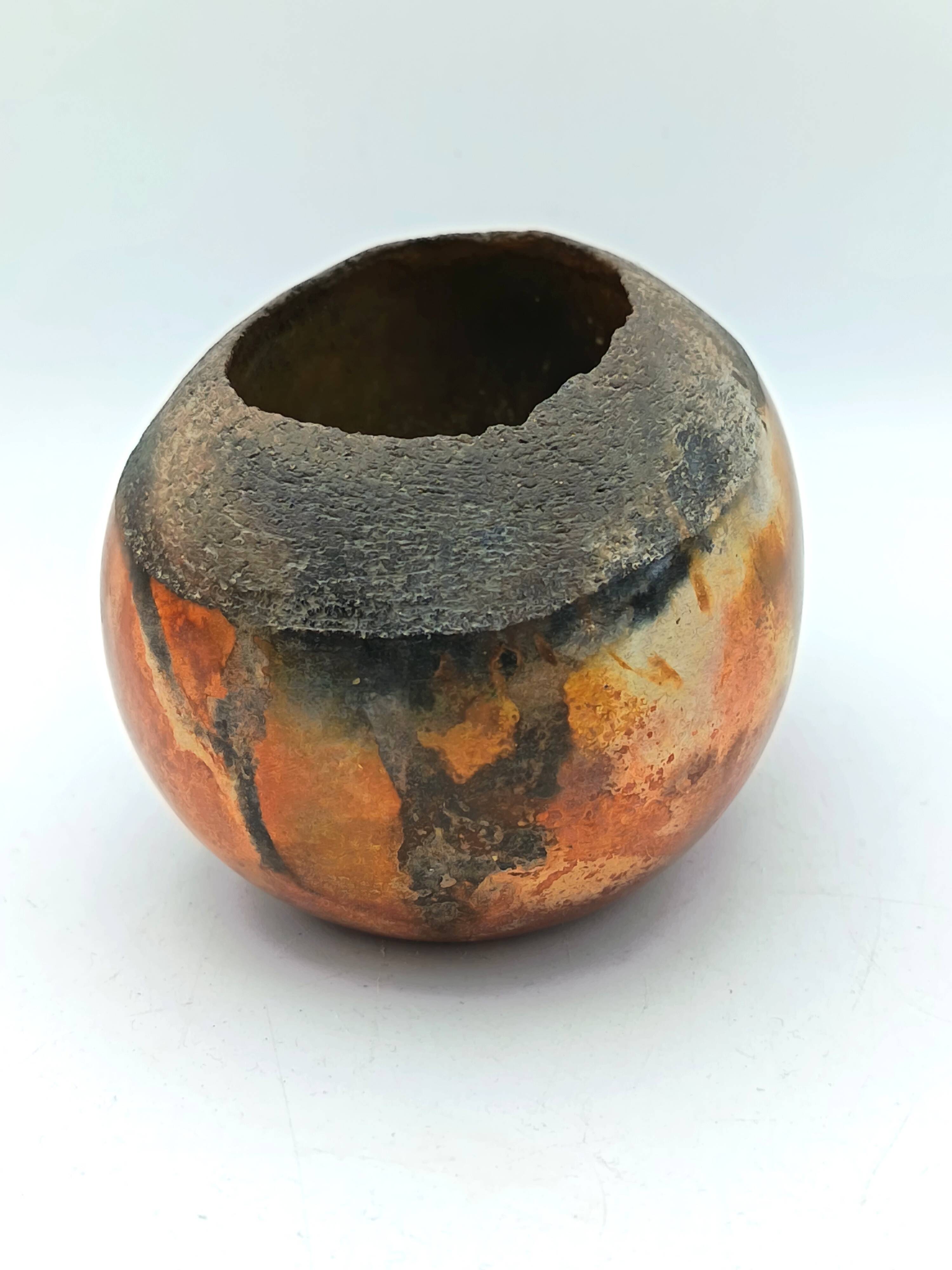 Raku ceramic vase by Anne-Sophie Dubois