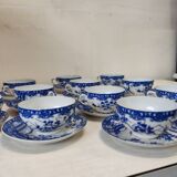 Magnifique Service de 12 Tasses et Soucoupes en Porcelaine