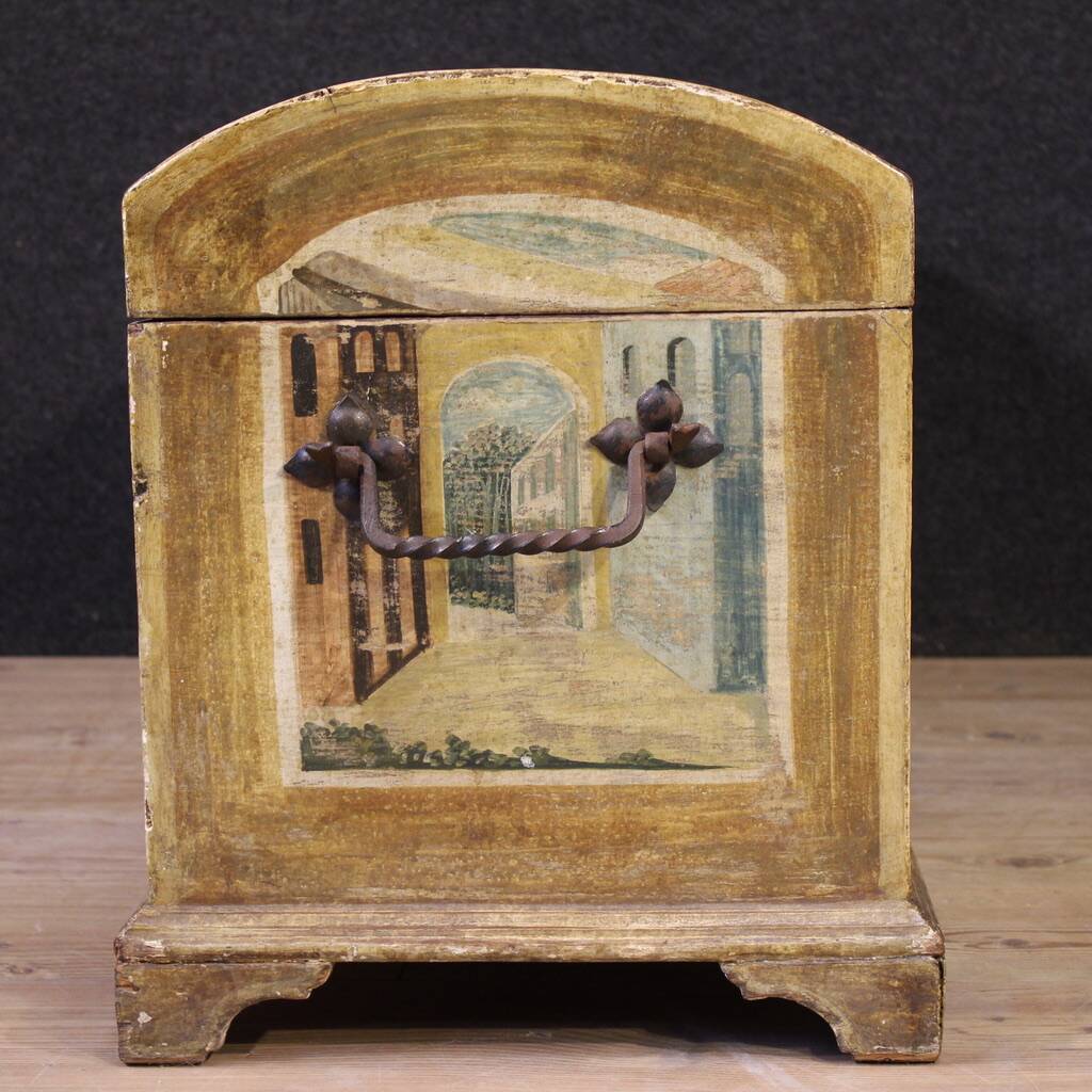 Coffre italien peint du 20e siècle