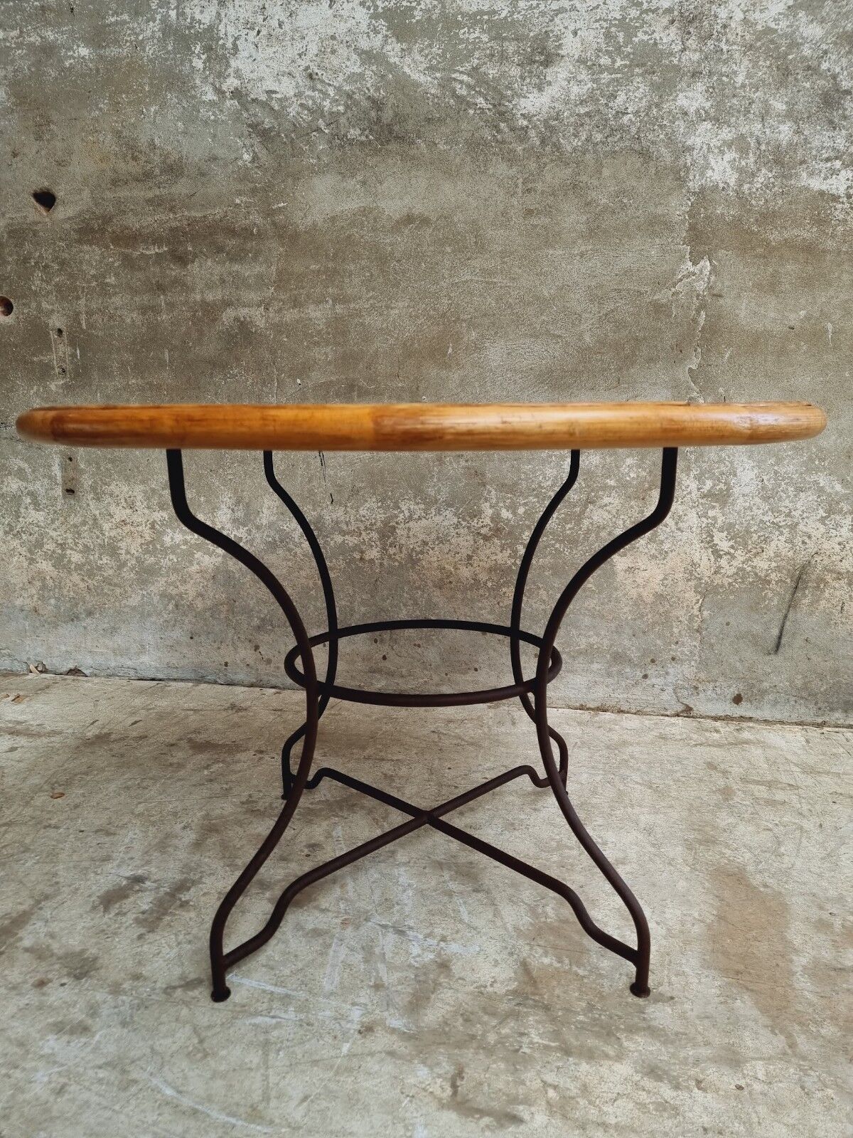 Vintage round table bamboo with iron base 105 cm