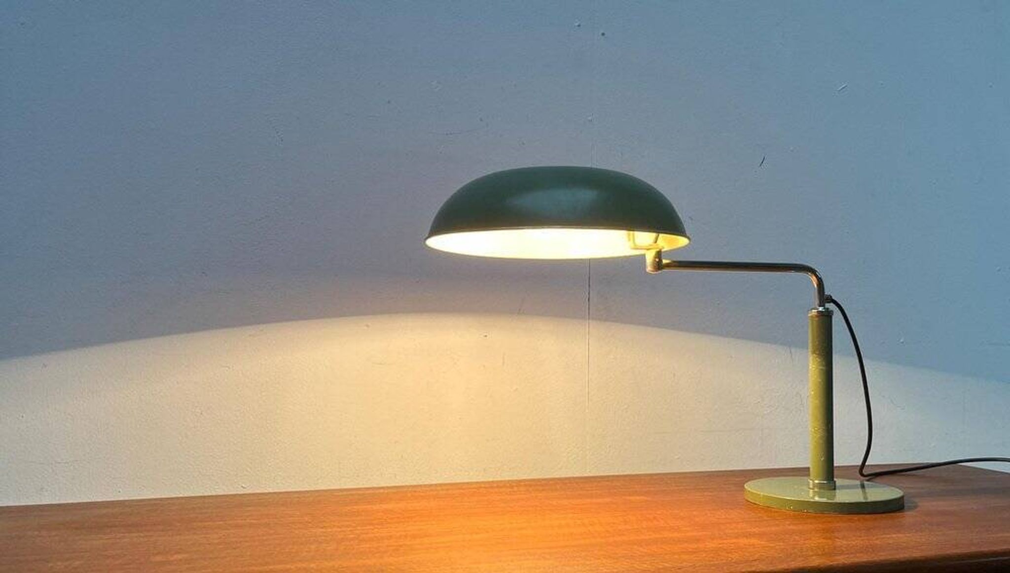 Art Deco swivel table lamp model Swiss Quick 1500 by Alfred Müller for Amba, 1930s.
