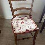 Round solid wood table