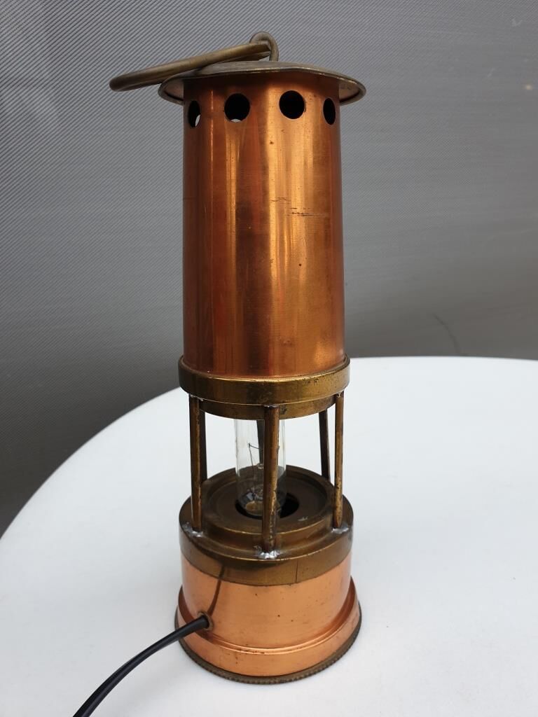 Electrified miner's lantern 178