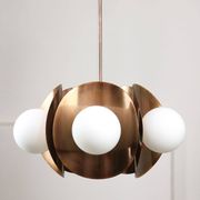 Lustre italien vintage en cuivre et opaline, années 70