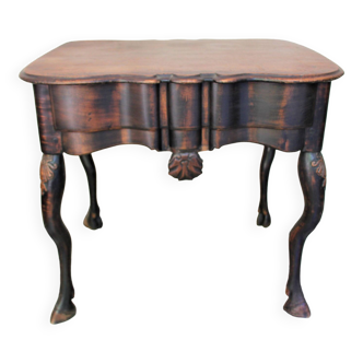 18th century table with hunting motifs.