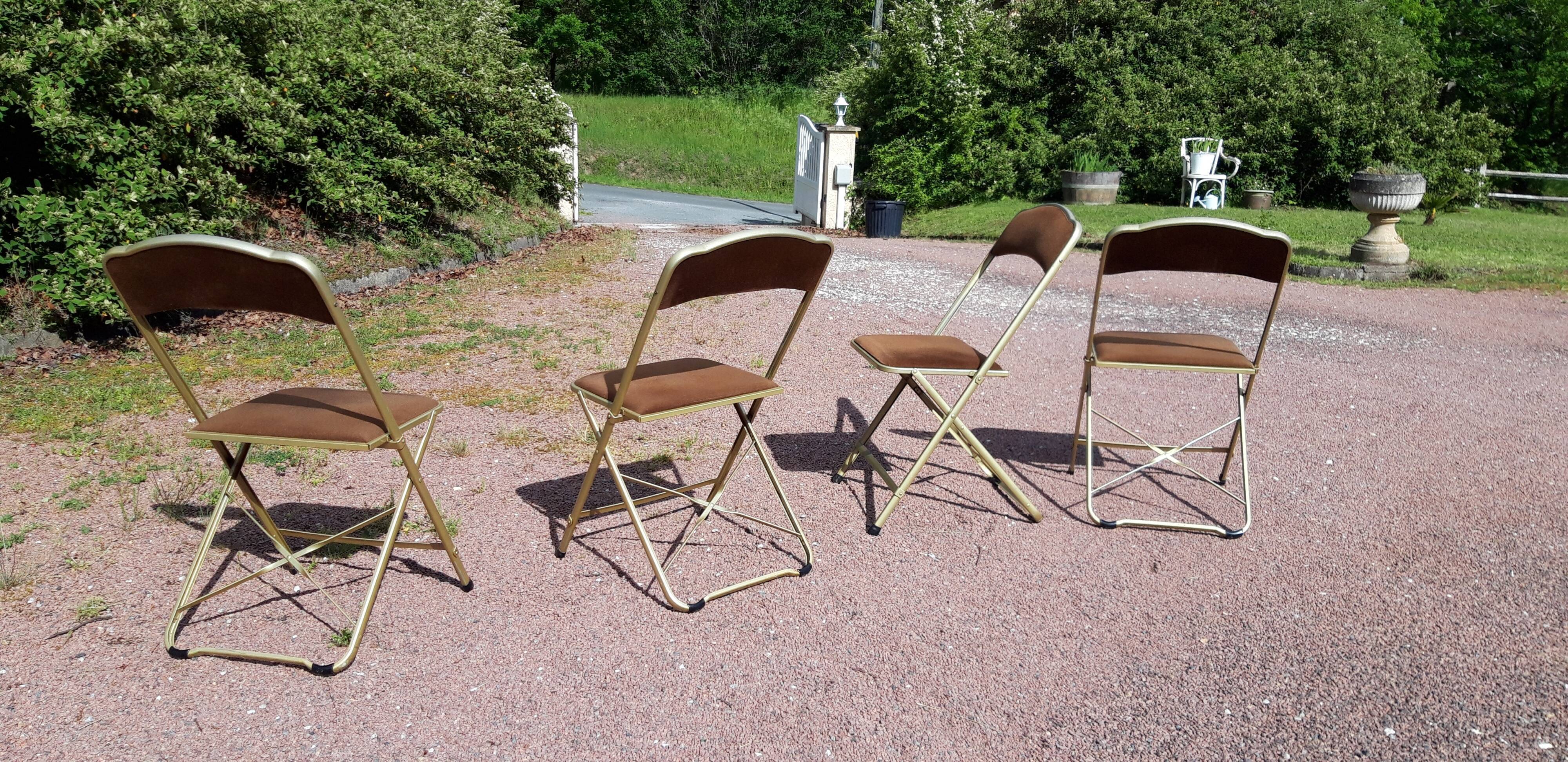 Set of 4 folding chairs